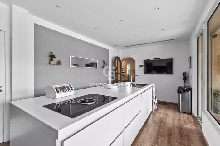 Image No.4-4 Bed House for sale