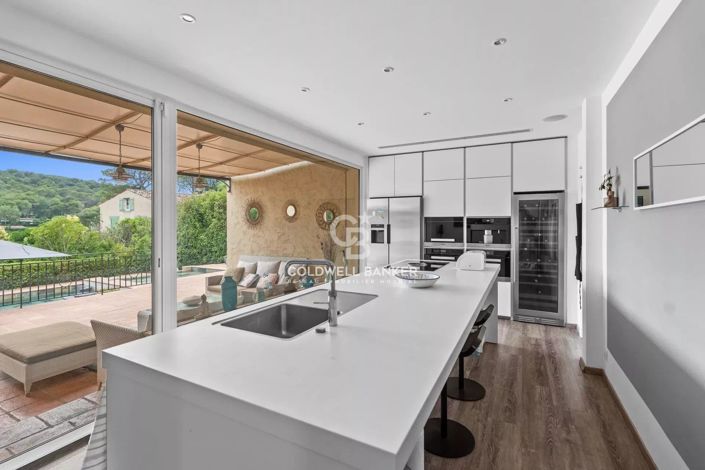 Image No.5-4 Bed House for sale