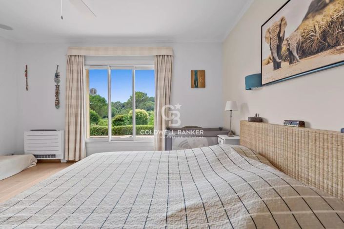 Image No.8-4 Bed House for sale