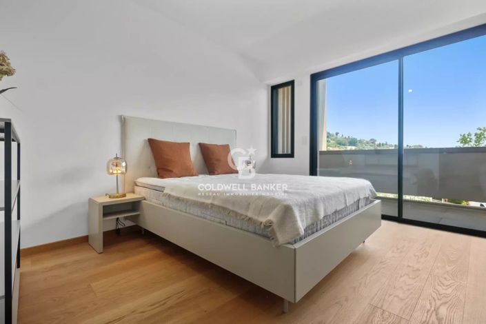 Image No.10-4 Bed House for sale