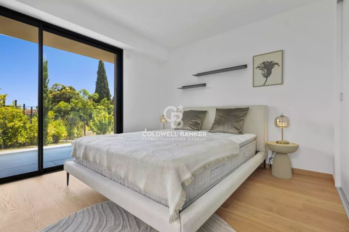 Image No.12-4 Bed House for sale