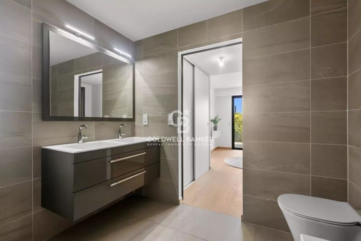 Image No.13-4 Bed House for sale