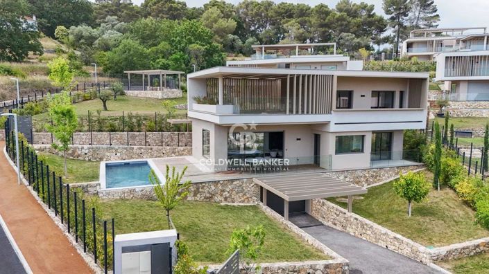 Image No.17-4 Bed House for sale