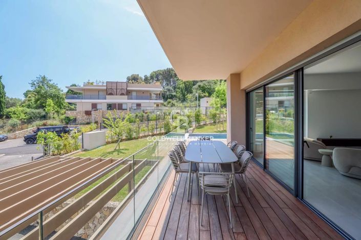 Image No.20-4 Bed House for sale