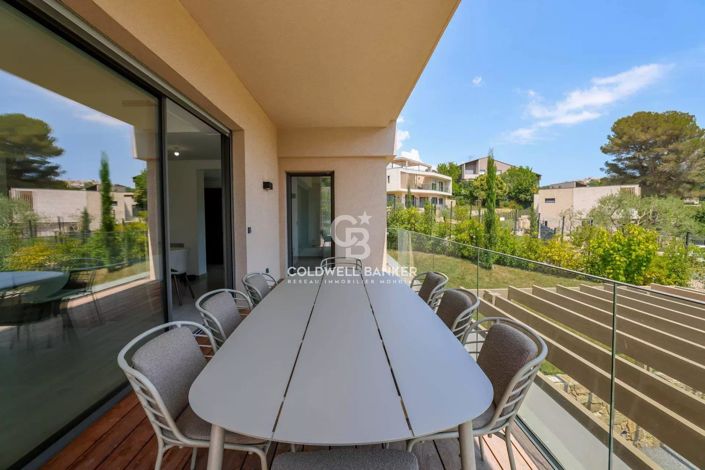 Image No.21-4 Bed House for sale