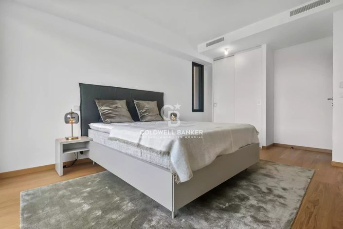 Image No.9-4 Bed House for sale