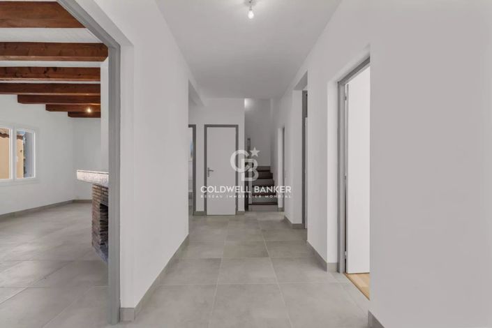 Image No.15-3 Bed House for sale