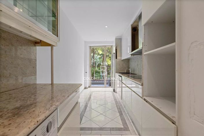 Image No.6-2 Bed Property for sale