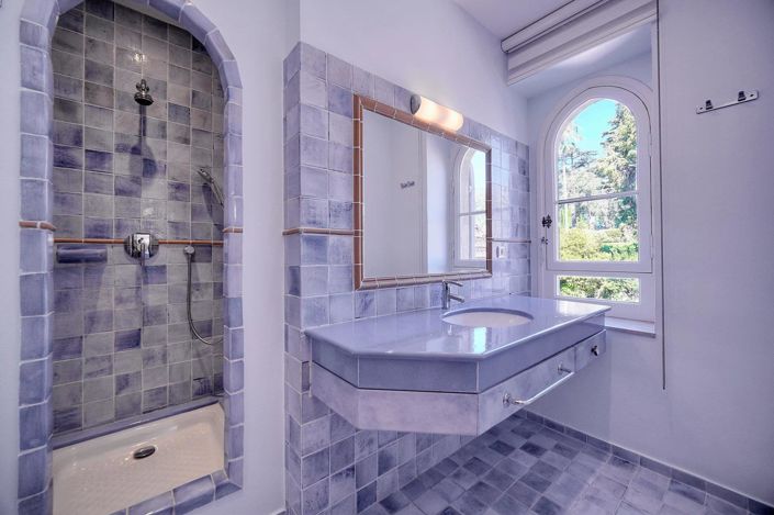 Image No.15-5 Bed Apartment for sale