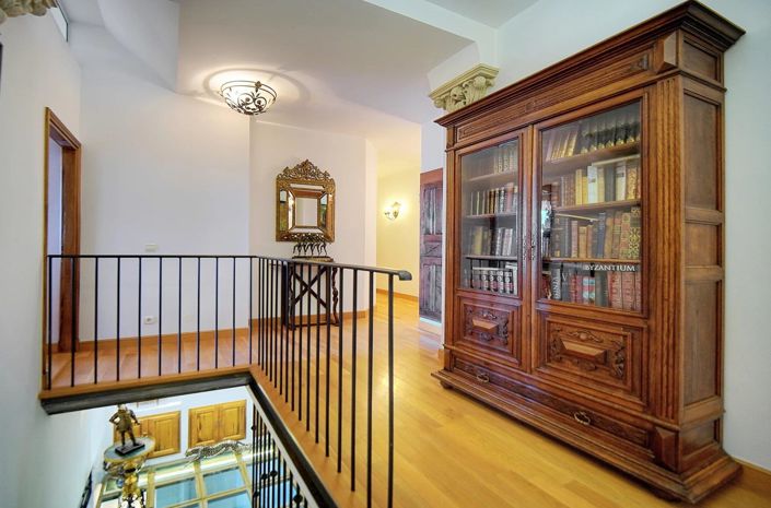 Image No.9-5 Bed Apartment for sale