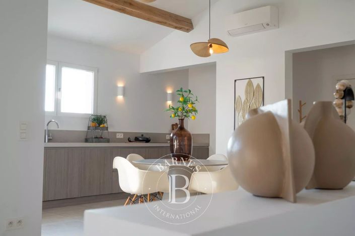 Image No.10-5 Bed House for sale