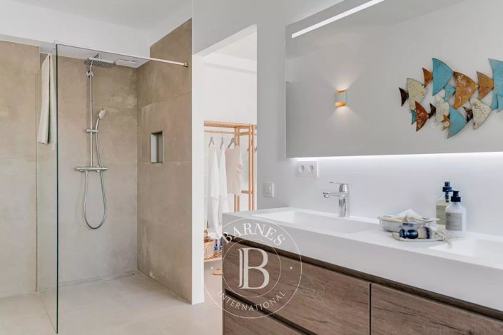 Image No.14-5 Bed House for sale