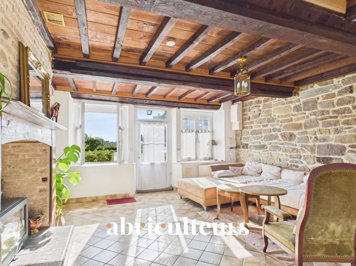 Image No.2-4 Bed House for sale