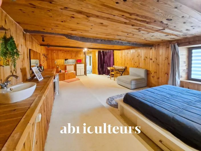 Image No.10-3 Bed House for sale