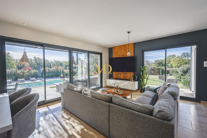 Image No.18-3 Bed House for sale