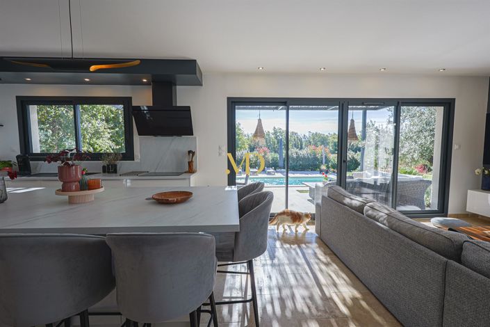 Image No.19-3 Bed House for sale