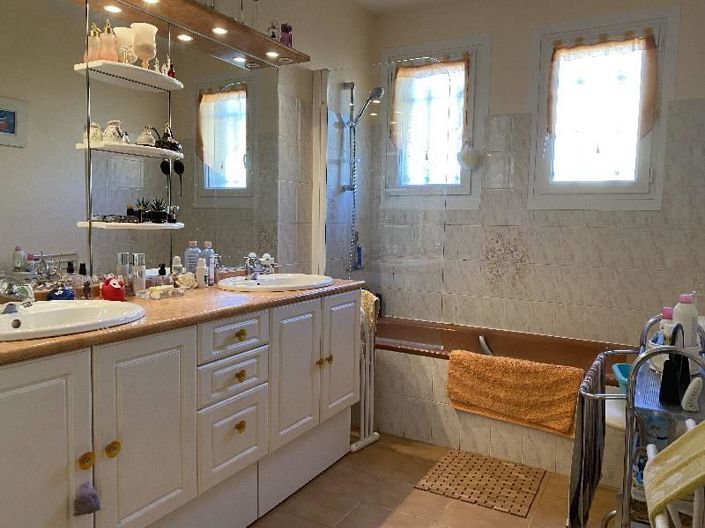 Image No.5-3 Bed House for sale