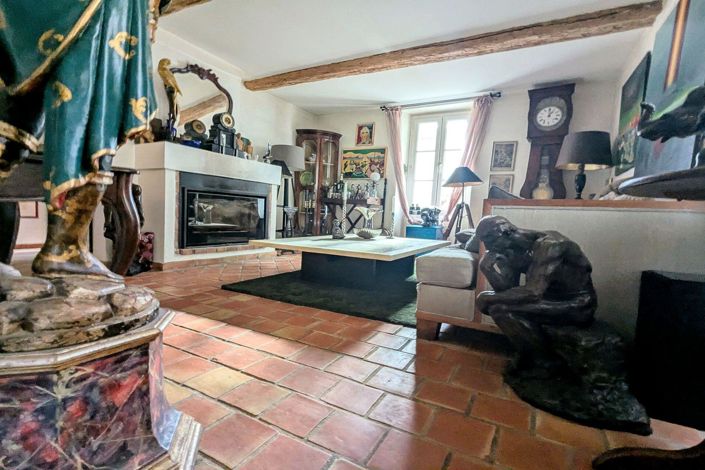 Image No.2-4 Bed House for sale