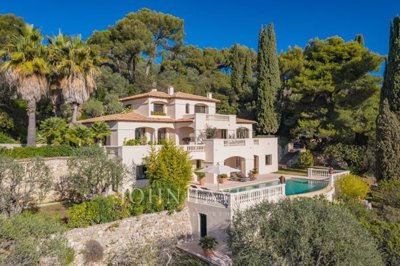 5 Bed House for sale