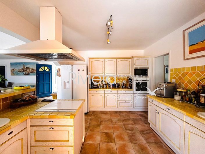 Image No.7-4 Bed House for sale