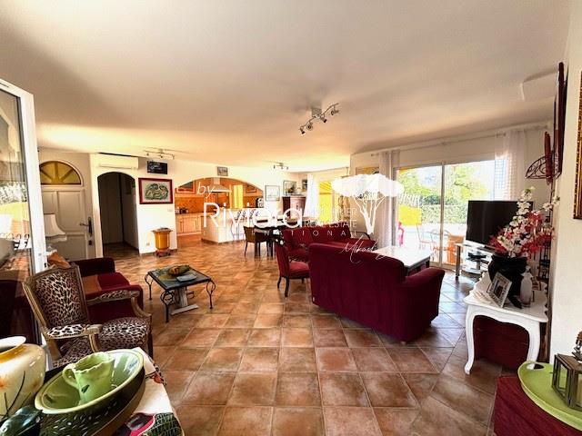 Image No.7-4 Bed House for sale