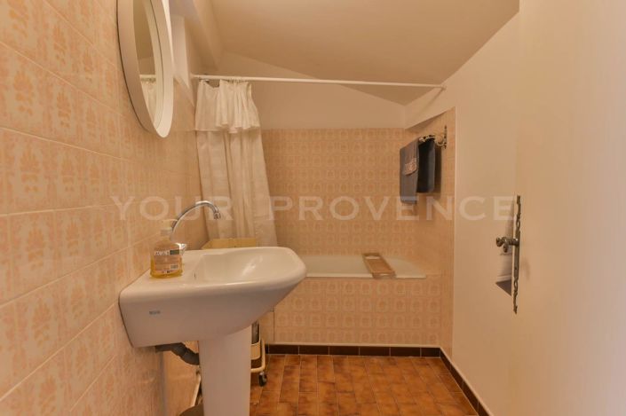 Image No.9-2 Bed House for sale