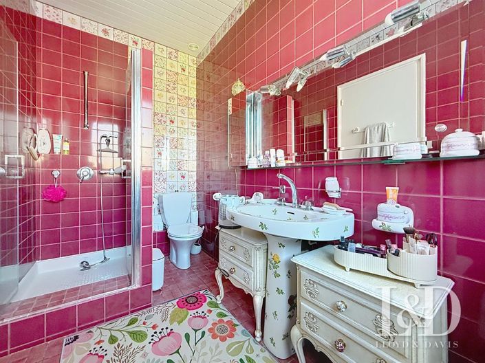 Image No.16-3 Bed House for sale