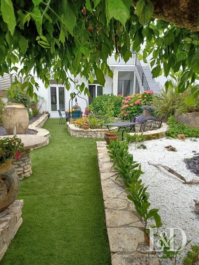 Image No.17-3 Bed House for sale