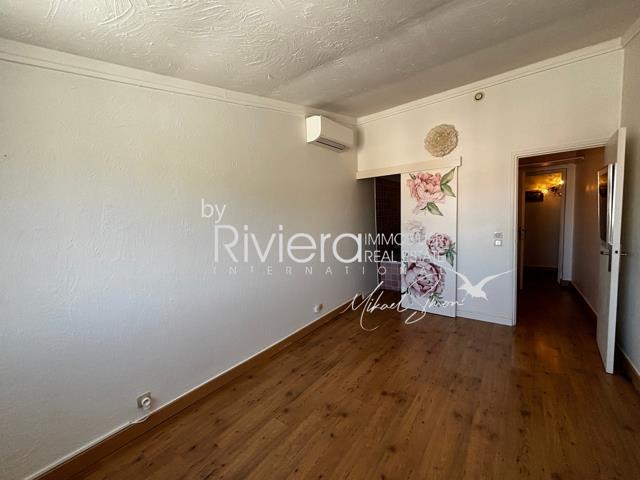 Image No.12-3 Bed Apartment for sale