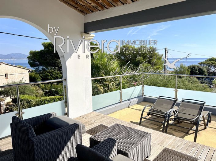 Image No.2-4 Bed House for sale