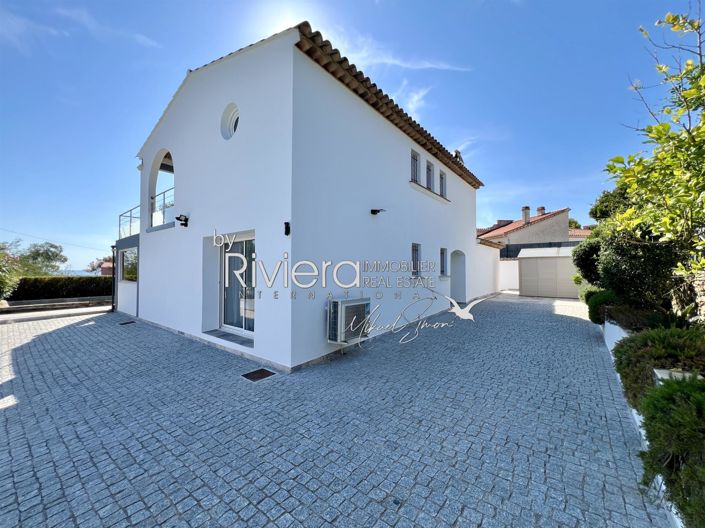 Image No.8-4 Bed House for sale