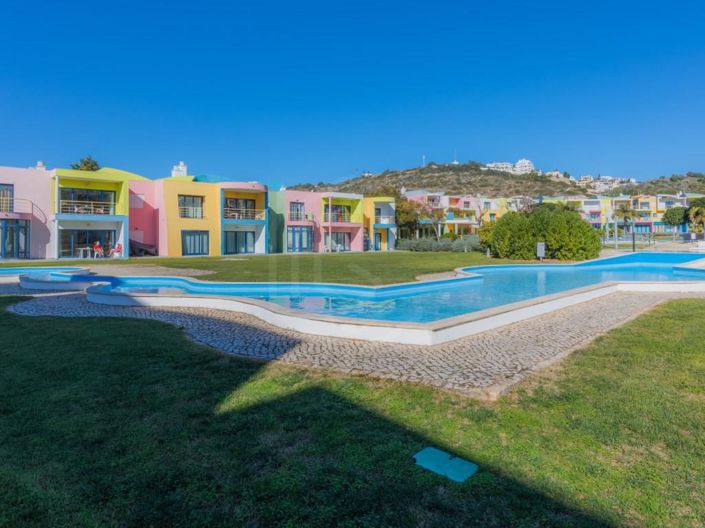 Image No.17-3 Bed Apartment for sale