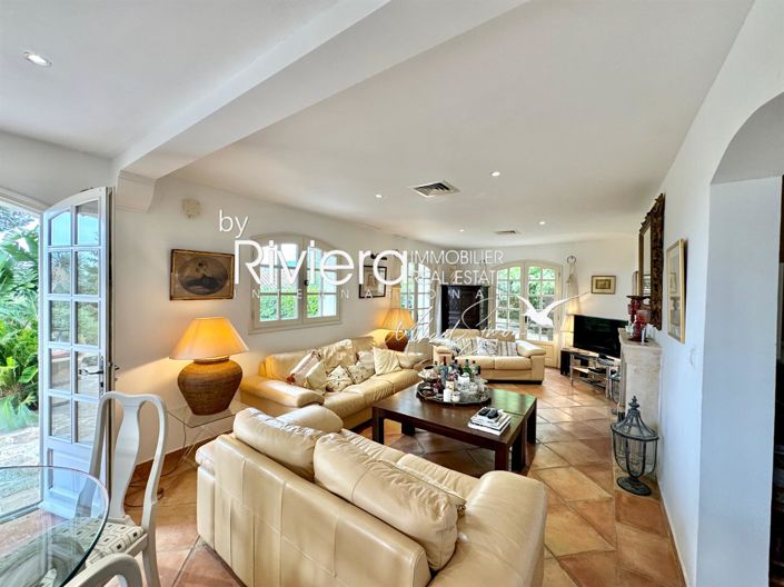 Image No.16-4 Bed House for sale