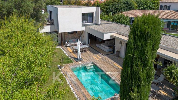 Image No.10-6 Bed House for sale