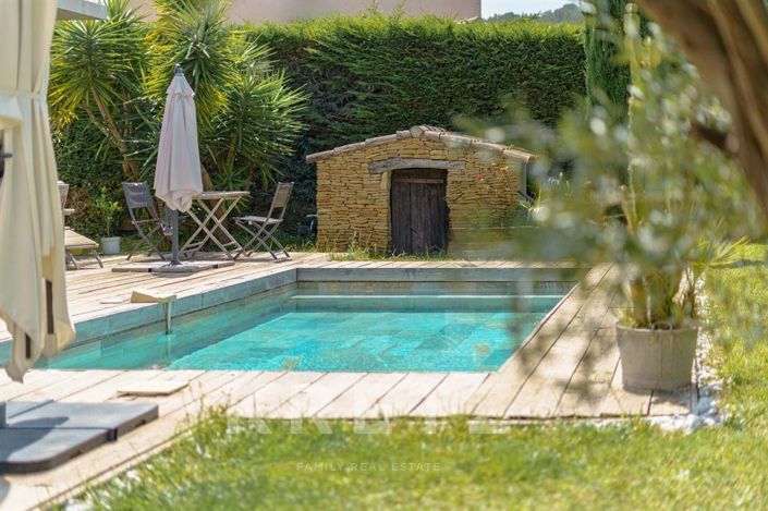 Image No.6-6 Bed House for sale