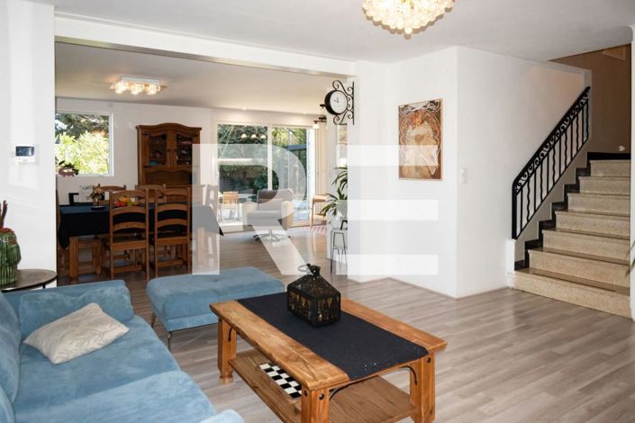 Image No.2-4 Bed House for sale