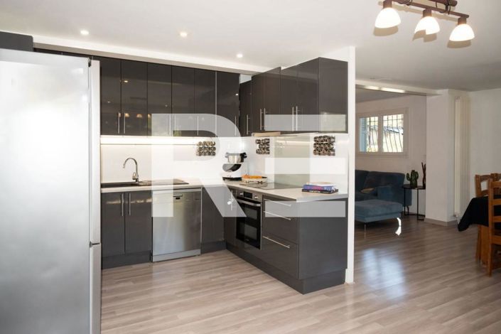 Image No.3-4 Bed House for sale