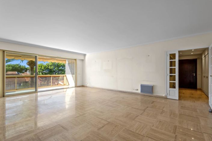 Image No.12-3 Bed Apartment for sale