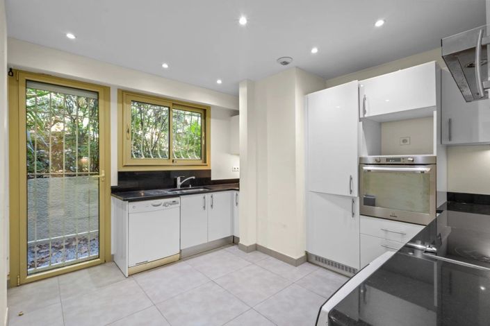 Image No.4-3 Bed Apartment for sale