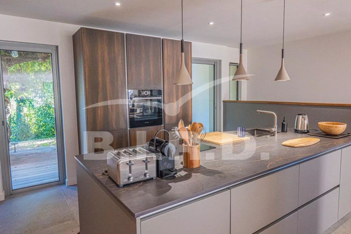 Image No.4-4 Bed House for sale