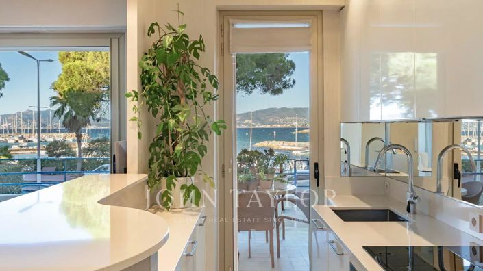 Image No.10-1 Bed Apartment for sale