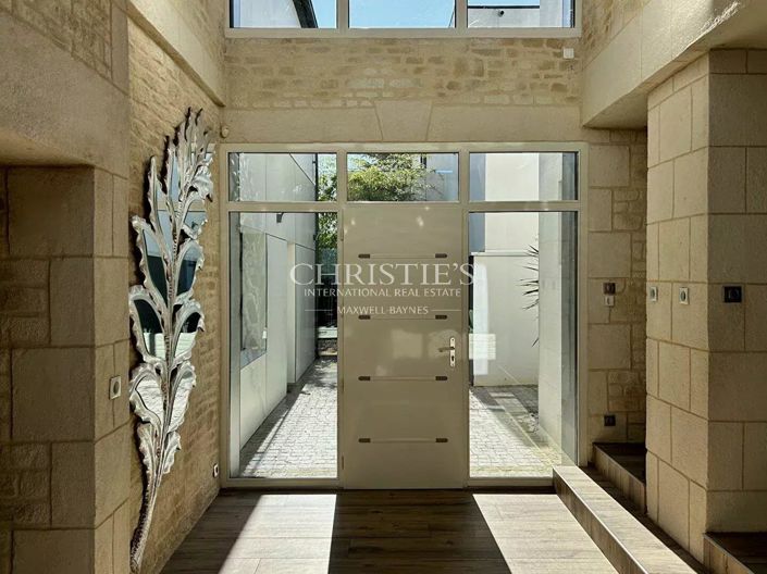 Image No.7-10 Bed House for sale