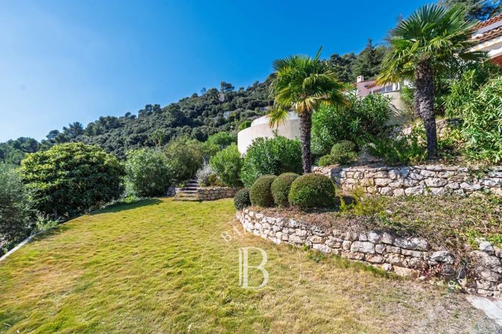 Image No.5-5 Bed House for sale