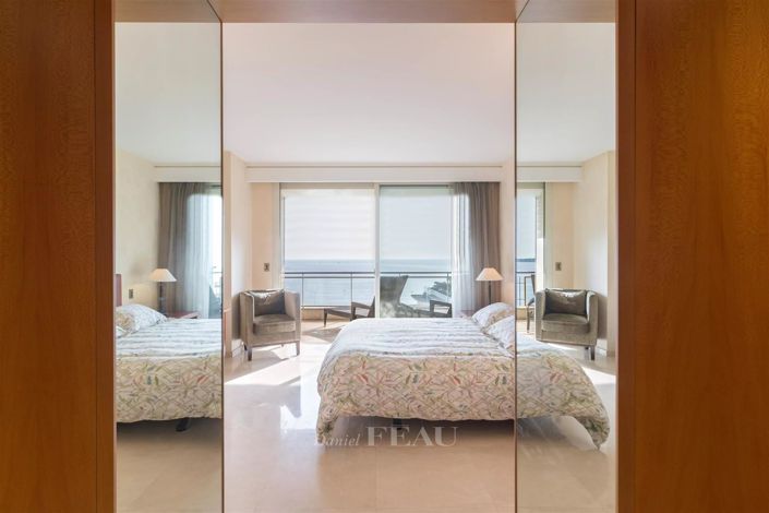 Image No.10-5 Bed Apartment for sale