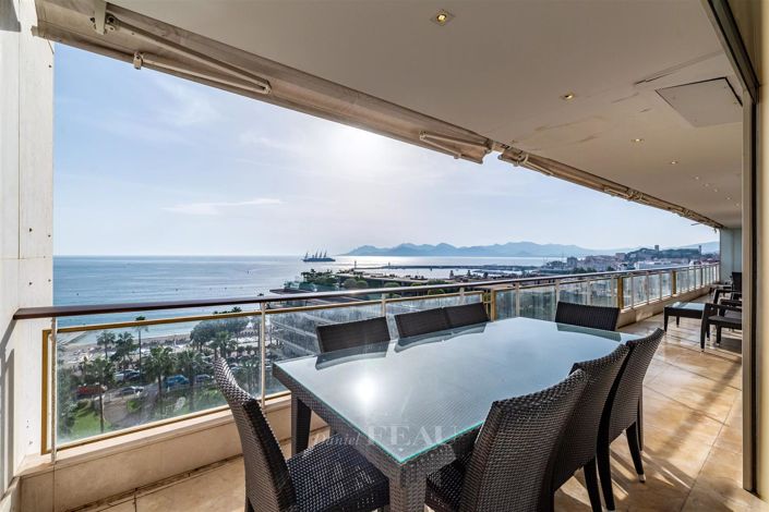 Image No.12-5 Bed Apartment for sale