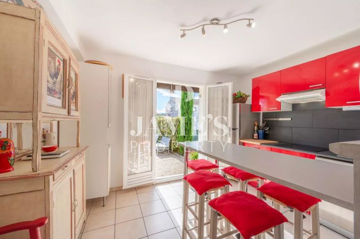 Image No.11-2 Bed House for sale