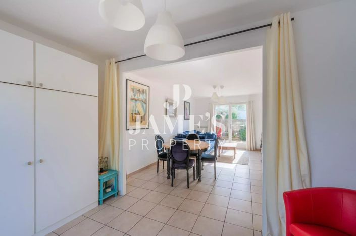 Image No.12-2 Bed House for sale