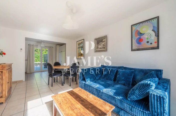 Image No.8-2 Bed House for sale