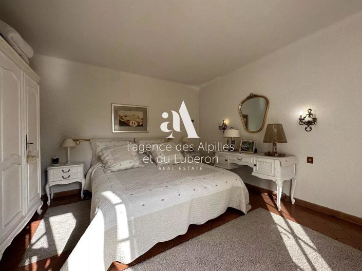 Image No.9-5 Bed House for sale