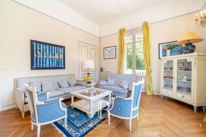 Image No.8-9 Bed House for sale